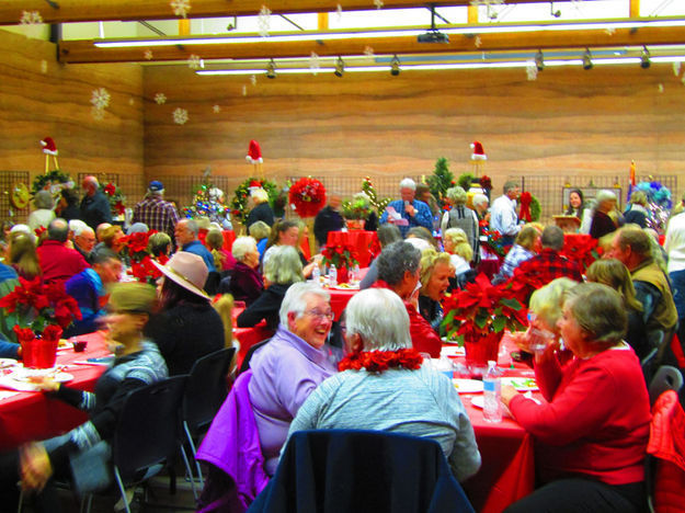 Holiday social and fundraiser. Photo by Pinedale Online.