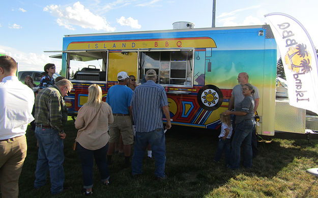 Island BBQ Food Truck. Photo by Dawn Ballou, Pinedale Online.