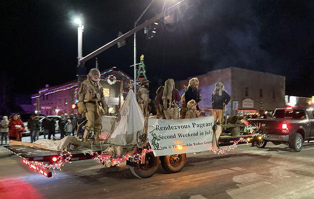 Pageant float. Photo by Dwan Ballou, Pinedale Online.